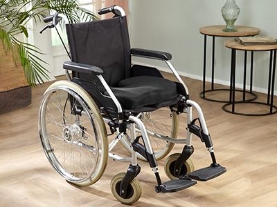 Nutzung des Orbisana Orthopädisches Sitzkissens im Rollstuhl